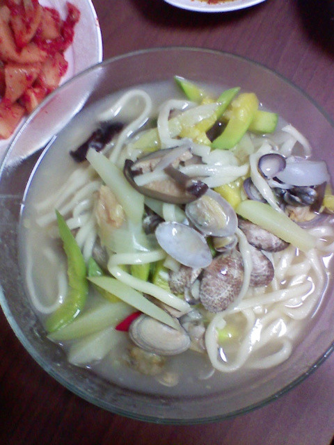 바지락칼국수 이미지
